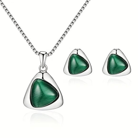 Elegant Geometric Necklace and Earrings Set – Green Triangle Pendant - Picture 2 of 3